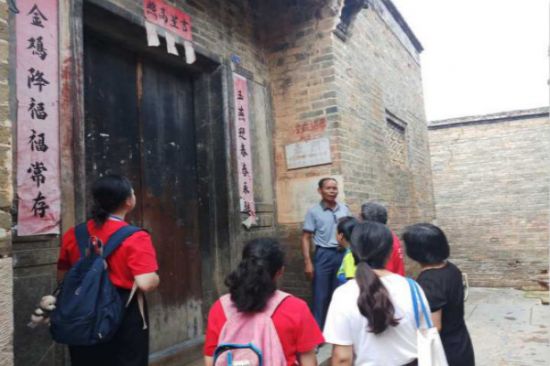 【2018年“丝路新世界“#8226;青春中国梦”】交通枢纽桐木镇，古香古色龙腾屯——经管学子赴金秀县桐木镇龙腾屯调研