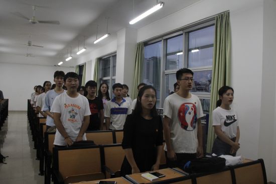 【共青团改革】传媒学院2018级新生召开首次班团会