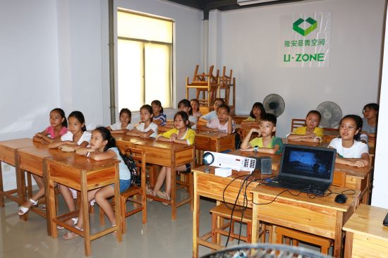 2018下半年“情暖童心”流动少年宫公益课堂开课啦