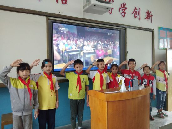 天峨县开展“喜迎少代会·争做好队员 ”主题讲座进校园活动