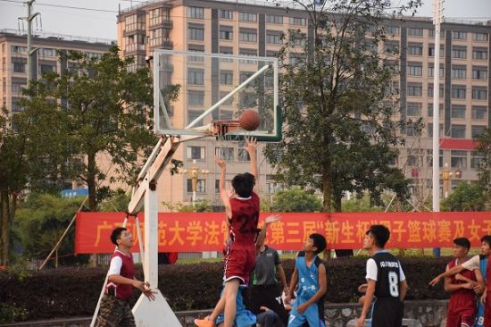 广西师范大学法学院/政治与公共管理学院举办新生杯系列体育竞赛