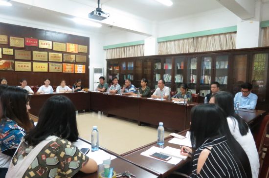 广西民族大学文学院党支部联合四联村党支部开展“社区党员进高校,结对共建促发展”主题党建交流活动