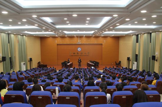 广西民族大学传媒学院同海生学院举行辩论表演赛