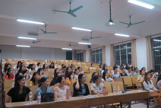 广西民族大学文学院举行专业和人才培养方案介绍会