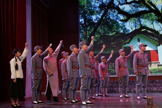 广西师范大学原创大型校史话剧《杨东莼》精彩上演