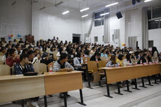 广西师范大学共青团独秀新媒体中心开展专题学习会暨“新媒”第一课