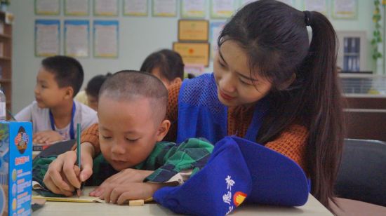 文学院志愿者赴上尧街道 开展“四点半课堂”写作教学活动