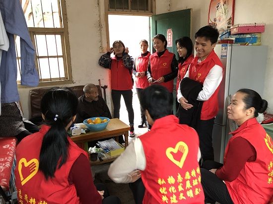 用心温暖，让社区老人不孤独