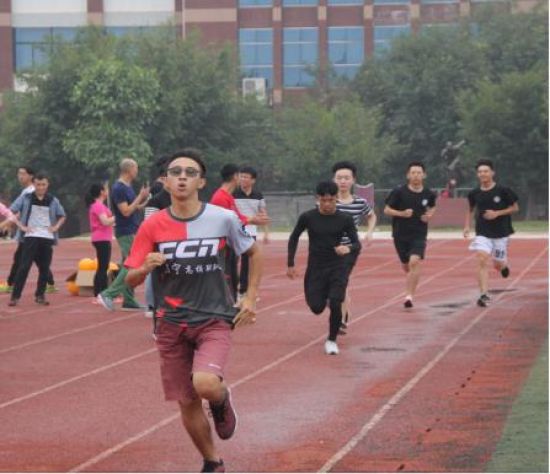 挥洒热血 青春激昂 --传媒学院2018年秋季运动会顺利举行