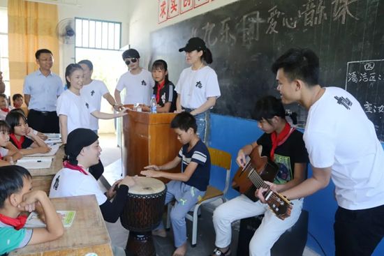 共青团玉林市委员会举办助力乡村振兴——爱心助学公益活动