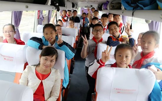 玉林市代表团赴南宁出席自治区第七次少代会