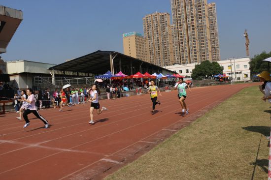 【广西民族大学2018校运会】男子200米决赛：突破自我，赛出风格