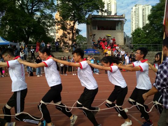 【广西民族大学2018年校运会】你我同心，其利断金——和谐共进100米竞步跑