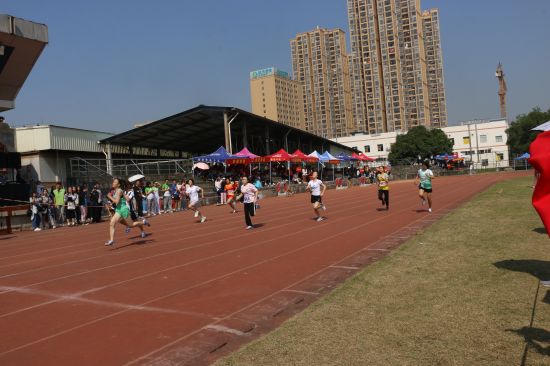【广西民族大学2018校运会】男子200米决赛：突破自我，赛出风格