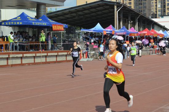 【广西民族大学2018校运会】400米决赛：勇于追逐，敢于超越