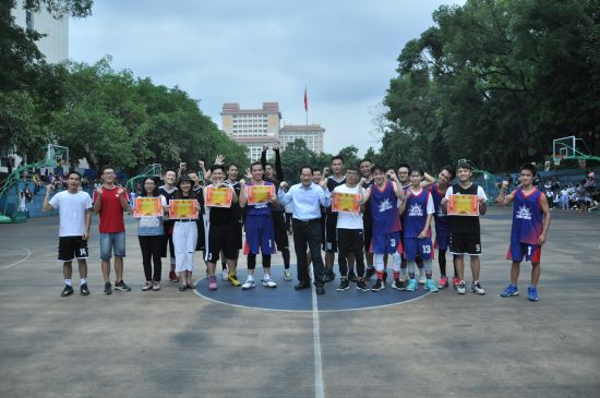 张扬活力，激情球场——广西民族大学民社学院2018年“迎新杯”篮球赛圆满落幕