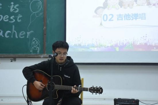 广西师范大学外国语学院举办第二期乐享外语公益角活动
