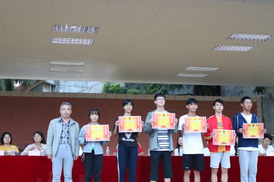 广西民族大学商学院举行第六届田径运动会