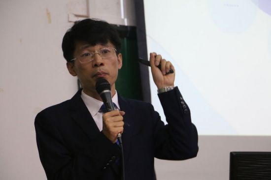 广西民族大学管理学院“设计我生涯”讲座圆满结束