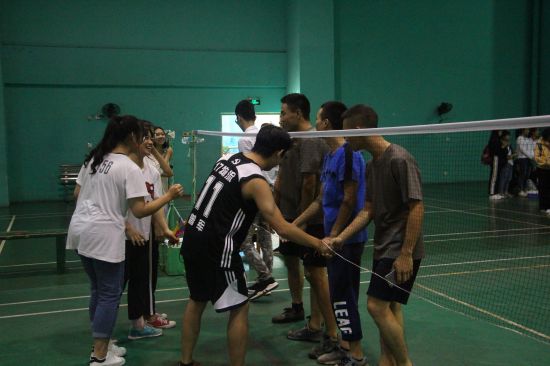 广西民族大学商学院代表队获校毽球比赛第八名