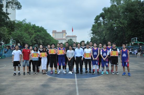 张扬活力,激情球场——广西民族大学民社学院2018年“迎新杯”篮球赛圆满落幕