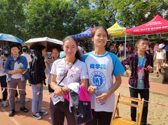 【2018广西民族大学校运会】赛场外的你们同样精彩