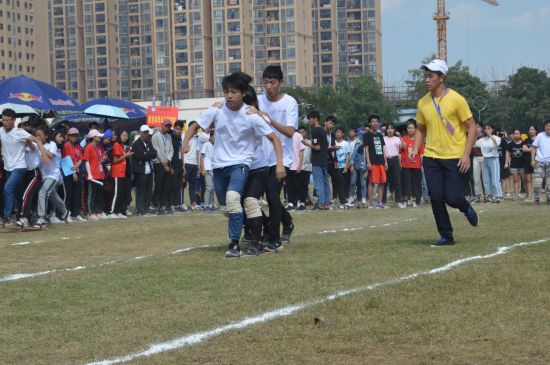 【2018广西民族大学校运会】三人板鞋:默契为翅,踏步如飞