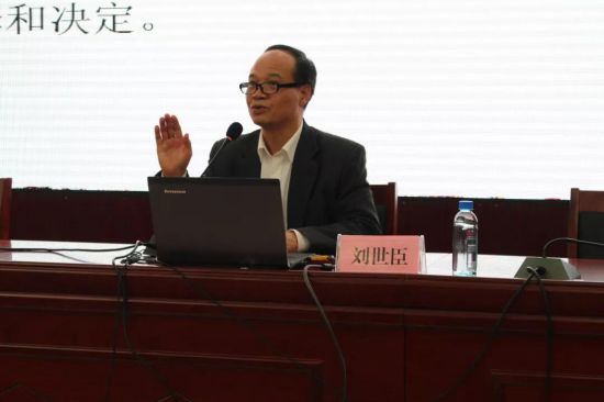 维权专家做保障，成长路上来陪伴