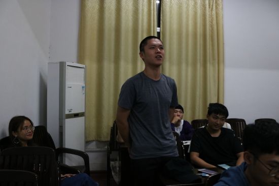 广西民族大学商学院开展《高校共青团改革实施方案》主题团课