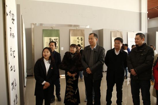 “习语金句•百校千言”——当代书法名家进高校翰墨巡展在广西师范大学举办