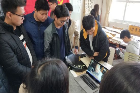 广西师范大学校级学生组织干部观看庆祝改革开放40周年纪念大会