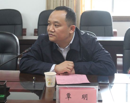 关注快递小哥发展权益 共青团与人大代表、政协委员面对面