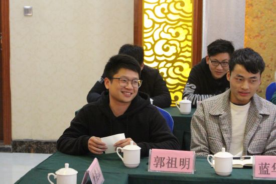 天峨县召开2018年西部计划志愿者年终座谈会