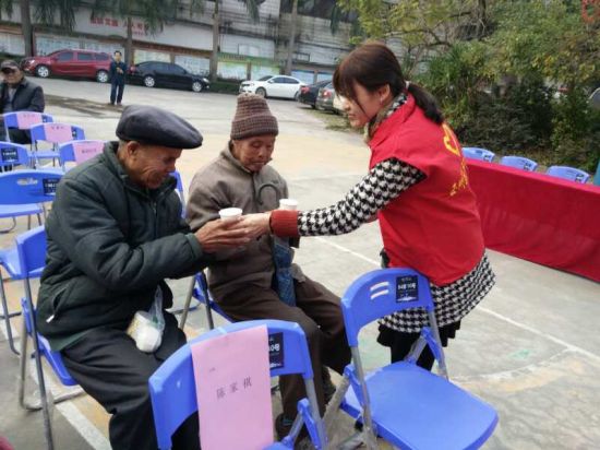 城市服务零距离 青春志愿伴你行