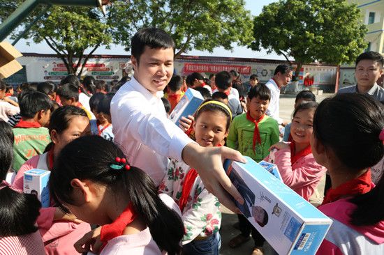 团市委开展2018年玉林市“冬日暖阳”青少年维权和自护教育安全体验课活动