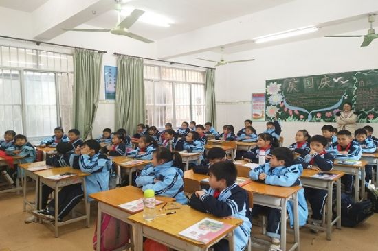 广西师范大学数学与统计学院社会实践立项团队开展“习近平新思想 国家新方向”主题宣讲活动