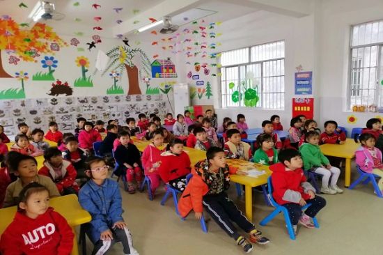 广西师范大学“爱画小课堂”公益团队开展乡村儿童线上美术教学活动