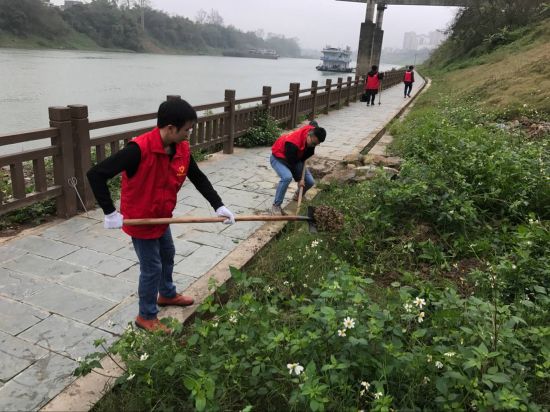 “河”你在一起 | 隆安县开展“保护右江 母亲河 争当隆安‘河小青’”环境卫生 整治活动