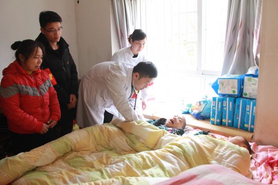 冬日暖阳关爱  情暖脑瘫儿童——广西科大一附院开展“冬日暖阳之社区关爱行”志愿服务活动