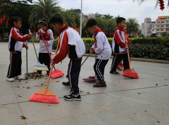 学雷锋日——玉州各地掀起学雷锋热潮