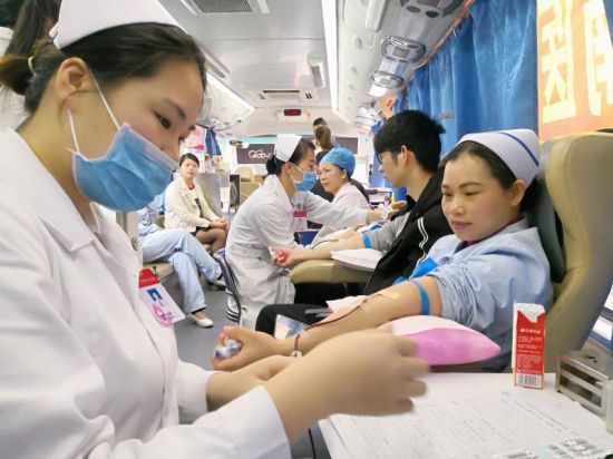 学雷锋日——玉州各地掀起学雷锋热潮