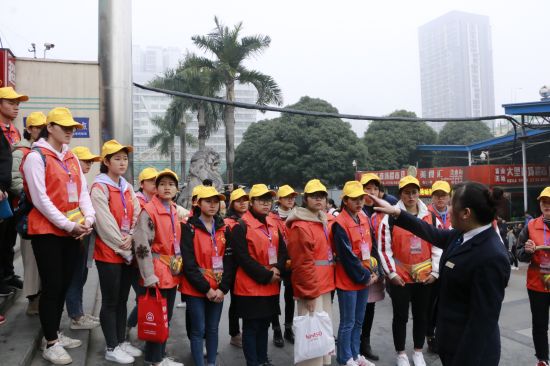 “暖冬志愿行，奉献新时代”——广西民族大学志愿者圆满完成青年志愿者服务铁路春运工作