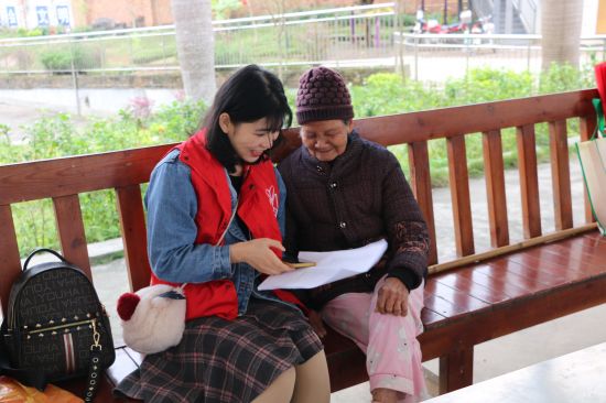 青年新风采·志愿新风尚 | 隆安县青年志愿者到特殊学校、敬老院开展学雷锋志愿服务活动