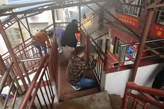 广西师范大学青年志愿者协会数学与统计学院分会开展“关爱老人、奉献爱心”志愿者活动