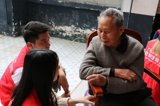 雷锋三月行——广西民族大学校学生会志愿者开展志愿服务活动