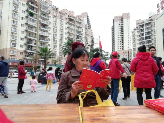 广西民族大学法律协会“学雷锋”志愿服务活动顺利开展