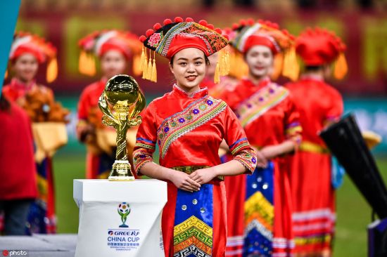 最美礼仪，奉献青春——广西民族大学志愿者积极参加 “中国杯”服务工作