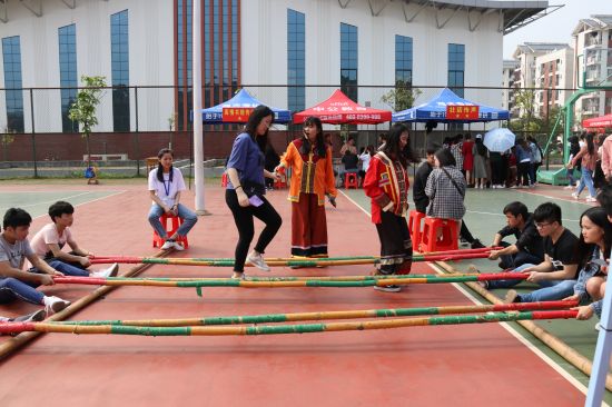 情动三月三，醉美壮乡情——广西民族大学化学化工学院举办“三月三”游园活动