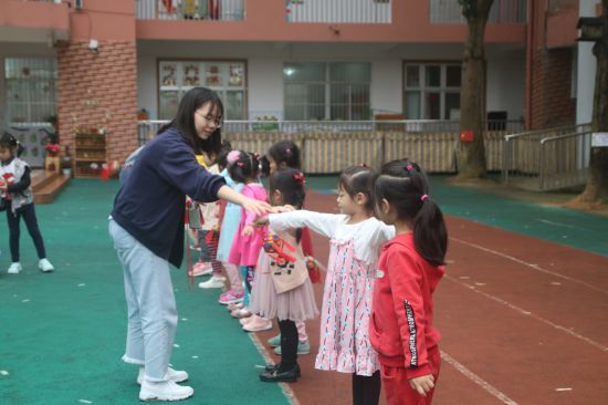 广西民族大学“启萌计划”系列活动顺利开展