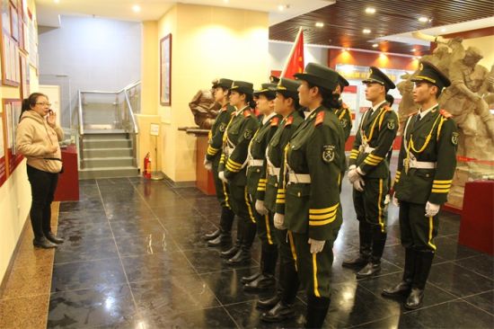 漓江学院团委开展特别主题团日活动